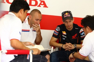 Casey Stoner ai box con Cristian Gabarrini