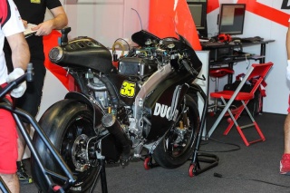 La Ducati GP13 di Crutchlow a Valencia: nel 2014 correrà con una Open?