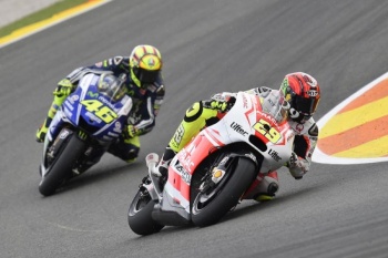 Andrea Iannone e Valentino Rossi