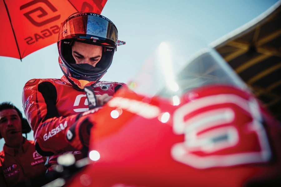 O Signore Non Sono Degno Di Partecipare Alla Tua Mensa MotoGP, Fernandez: “Acosta merita la MotoGP, ma anche io sono degno di