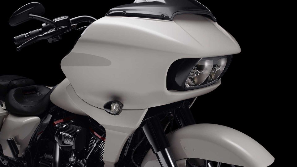 Harley-Davidson Road Glide 2020 CVO: esclusiva, muscolosa e hi-tech