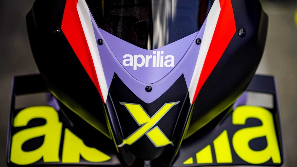 Aprilia Tuono V4 X, hypernaked da 221 CV per 166 kg
