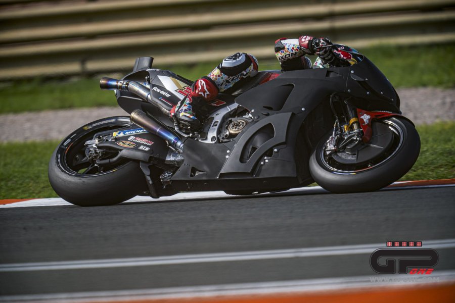 MotoGP: Aprilia's revenge: from the innovative RS "Cube" to the RS-GP "trunk"