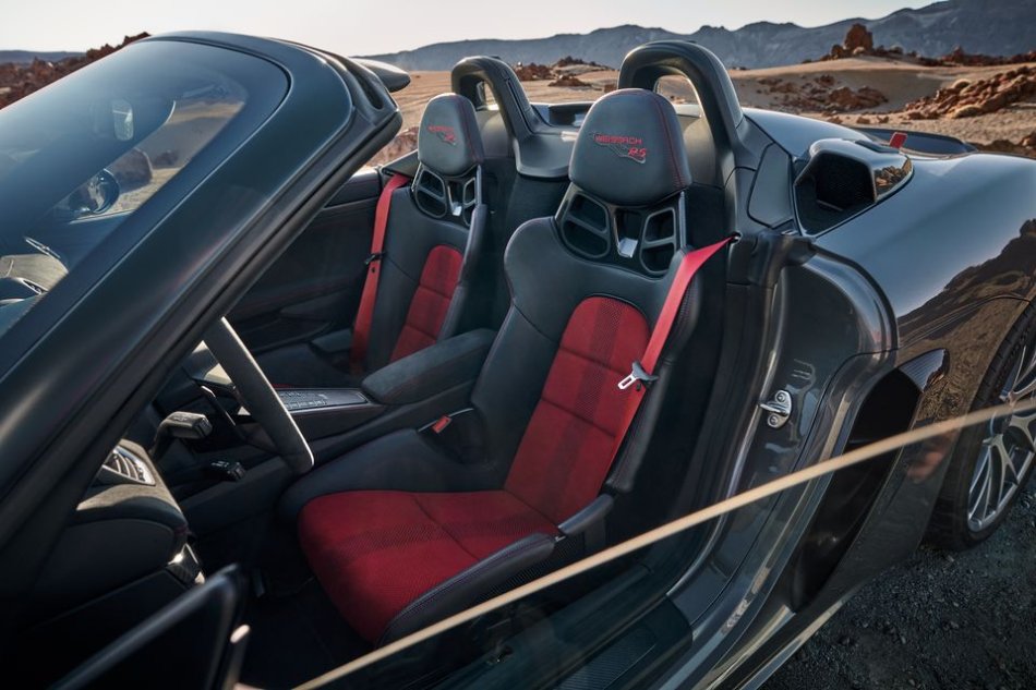 Auto - News: Porsche 718 Spyder RS MY2023: il motore centrale alla sua massima espressione