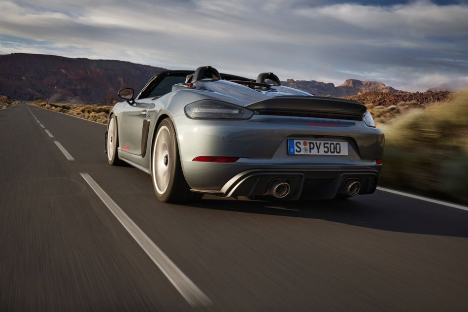 Auto - News: Porsche 718 Spyder RS MY2023: il motore centrale alla sua massima espressione