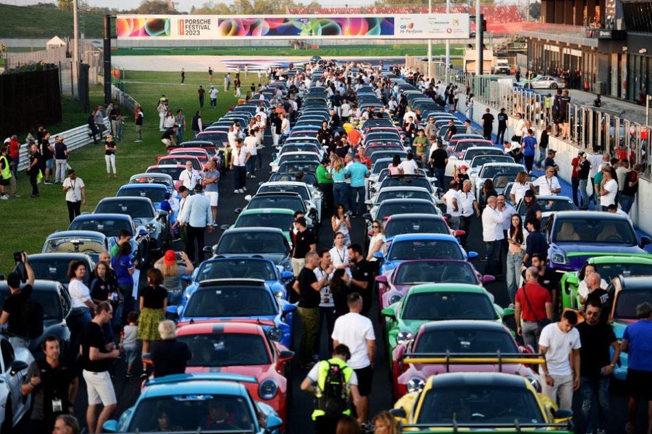 Auto - News: Porsche Festival 2023: al Misano World Circuit con un’edizione da record
