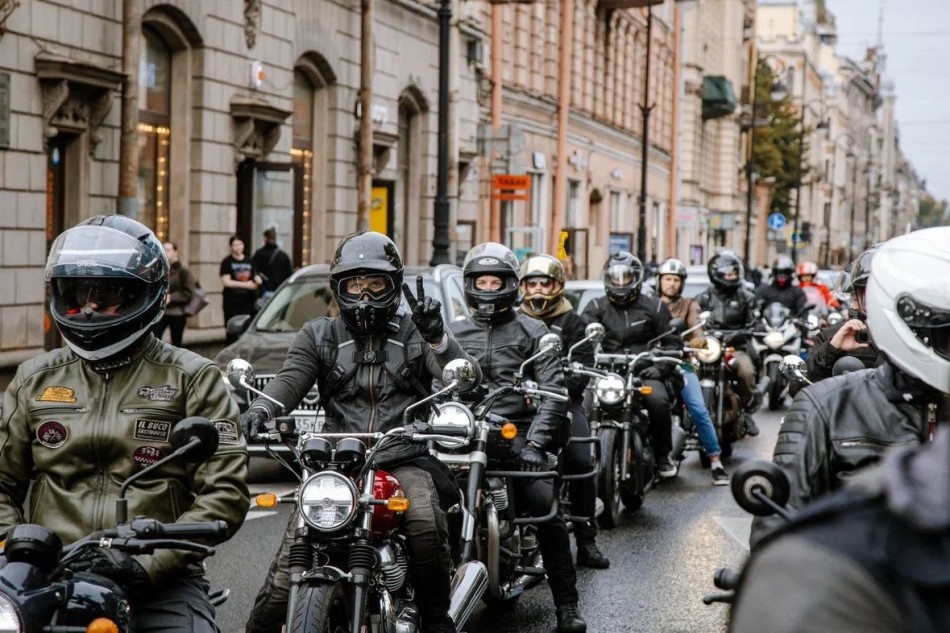 Moto - News: Royal Enfield: One Ride 2025, 40.000 bikers si sono radunati in tutto il mondo
