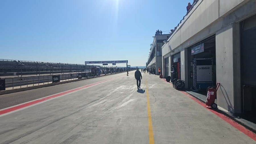 SBK: Toprak devastante ad Aragon: Bulega e la Ducati incassano mezzo secondo