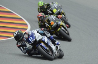 Ben Spies precede Andrea Dovizioso e Cal Crutchlow