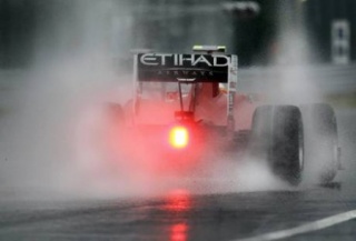 Ecco perché alle Formula 1 la luce posteriore serve