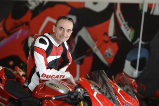 Domenicali sorridente, come i suoi clienti ama guidare le Ducati più veloci