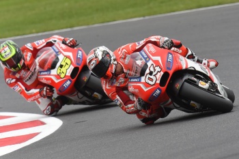 Andrea Iannone e Cal Crutchlow