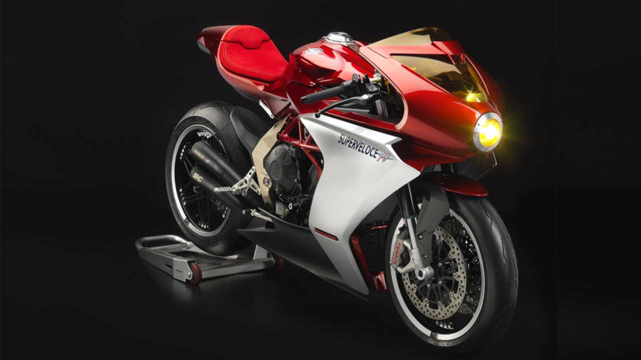 MV Agusta svela i segreti della Superveloce 800 [VIDEO]