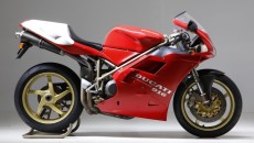 Moto - News: Usato per pochi: una delle rarissime Ducati 916 SPA va all'asta