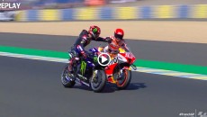 MotoGP: VIDEO - Quartararo lo traina, Marquez ringrazia: stretta di mano fra campioni