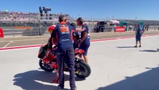 Moto3: VIDEO Polemica in Moto3: i meccanici di Biaggi bloccano Fernandez in pitlane