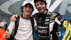Auto - News: Presente e futuro: a Dubai Andrea Kimi Antonelli incontra Valentino Rossi