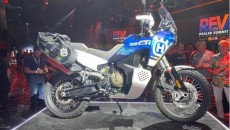 Moto - News: Husqvarna Norden 901 Expedition 2023: il lancio è vicinissimo