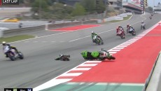 SBK: Rea butta al vento il podio in Superpole Race, scivolando all'ultimo giro