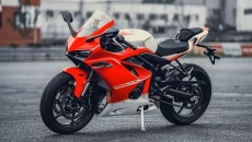 Moto - News: Kove 450RR: la supersportiva che "attacca" la Kawasaki ZX-4RR!