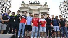 MotoGP: GALLERY - La MotoGP sfreccia a Milano: bagno di folla per i piloti 