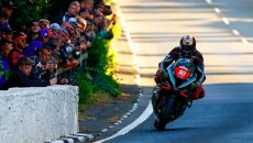 SBK: Hickman nella storia, due vittorie e record assoluto al TT: 219,447 Km/h!