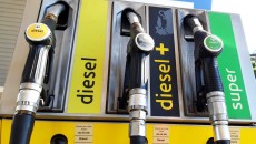 Auto - News: Caro carburanti: la benzina al self supera 1,88 euro