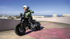 Moto - Scooter: BMW CE 02: lo "scooter" elettrico dedicato ai più giovani