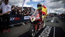SBK: Donington: Bautista trionfa in Gara 2, primo podio per un super Petrucci