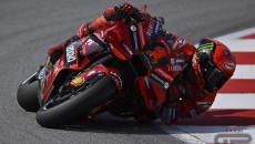 MotoGP: Bagnaia batte Aprilia, sua la pole a Barcellona: Espargarò 2°, Oliveira 3°
