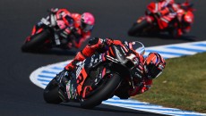 MotoGP: I piloti Aprilia in coro: “Buon passo, ma perdiamo tanto nell’ultima curva”
