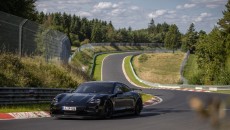 Auto - News: Porsche Taycan: al Nürburgring "leva" quasi 18 secondi alla Model S Plaid!