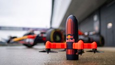 Auto - News: Il drone più veloce al mondo sfida Max Verstappen: ecco come è andata!