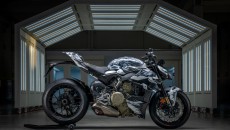 Moto - News: Ducati Streetfighter V4 Lamborghini "Centauro": la moto diventa arte