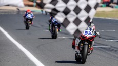 SBK: Debise e Ducati trionfano in Gara 1 a Estoril, Manzi a un passo dal titolo