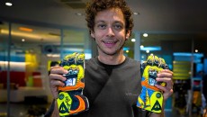 MotoGP: All'asta su MotoGP Authentics la moto da flat track e memorabilia di Rossi MotoGP: All'asta su MotoGP Authentics la moto da flat track e memorabilia di Rossi