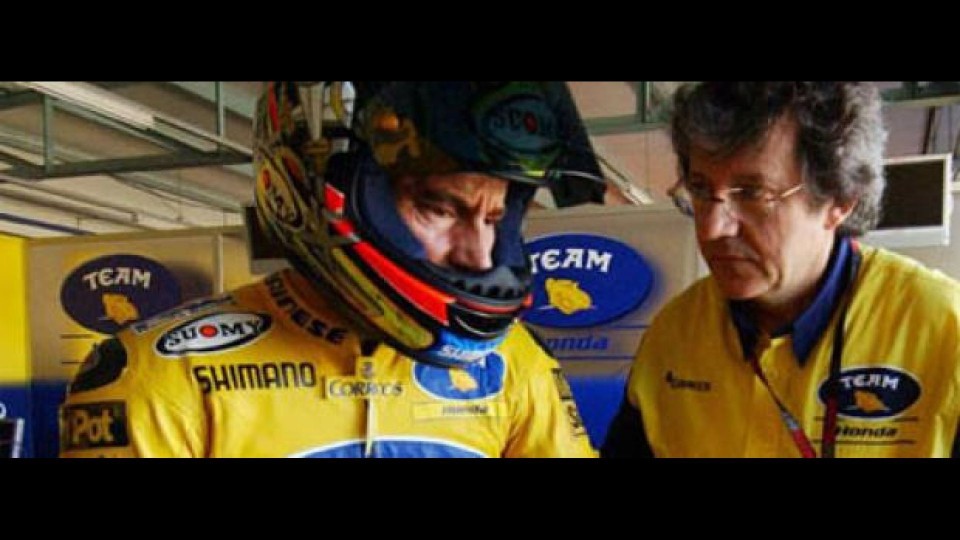 Moto - News: MotoGp: Biaggi è a piedi Moto - News: MotoGp: Biaggi è a piedi