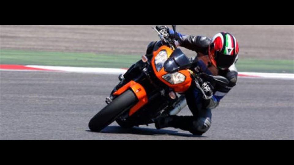 Moto - Test: Aprilia Tuono 1000 R - TEST