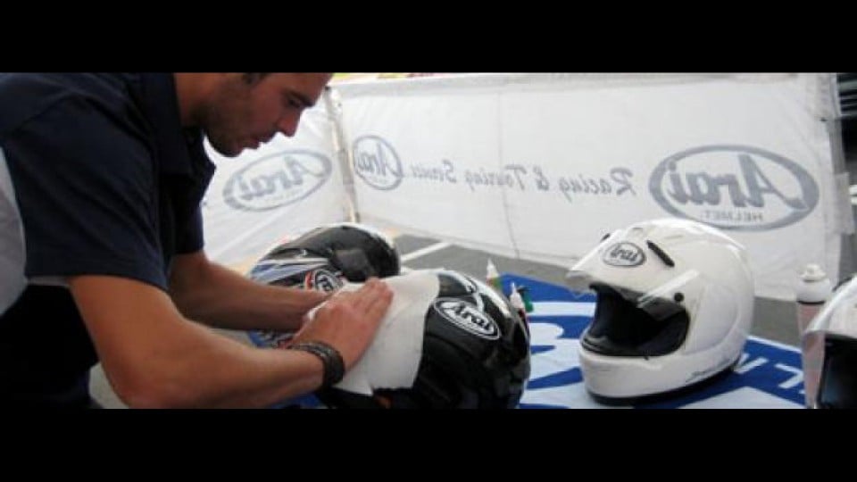 Moto - News: Arai Racing & Touring Service 2009