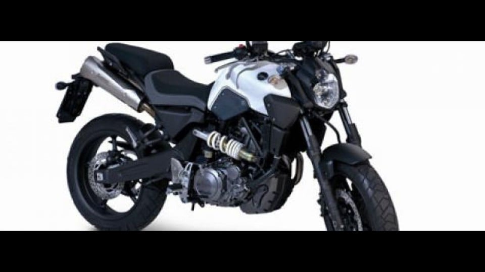 Moto - News: Yamaha MT-03: di serie con le Akrapovic