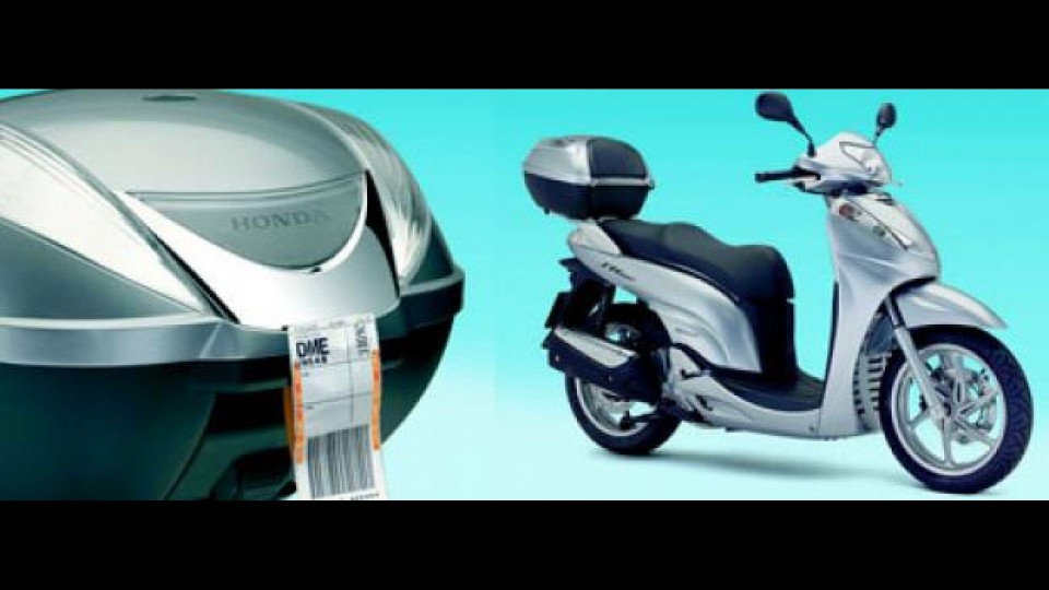 Moto - News: Honda SH 300i: bauletto e 300 euro per le vacanze