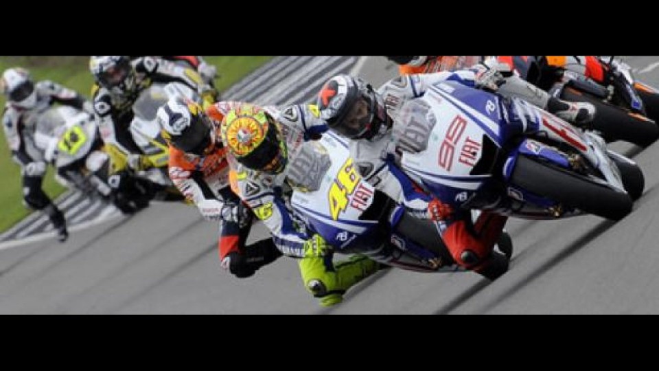 Moto - News: MotoGP 2009: 11 punti preziosi per Rossi a Donington