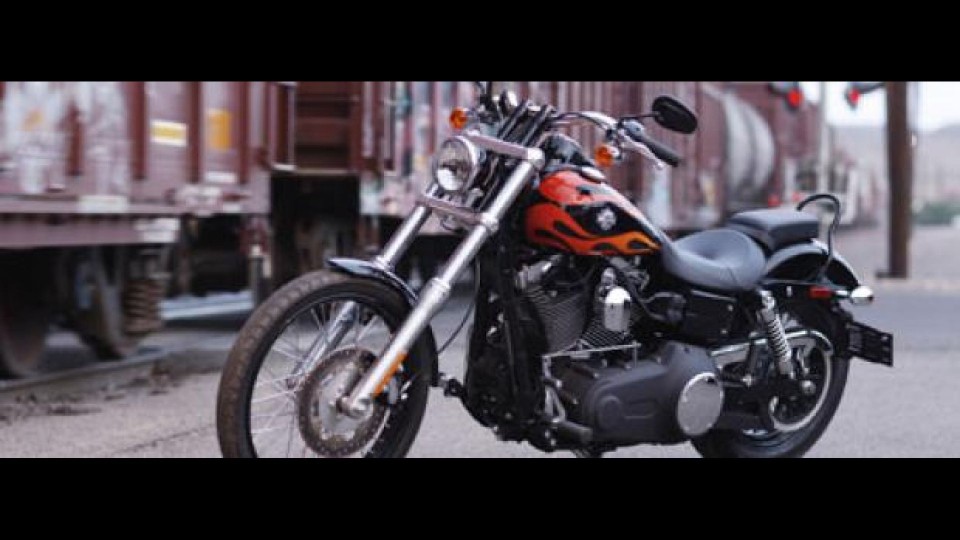 Moto - News: Harley-Davidson Dyna Wide Glide 2010