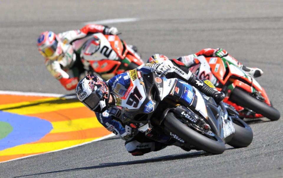 Moto - News: SBK: Haslam in testa al mondiale. Biaggi 2°