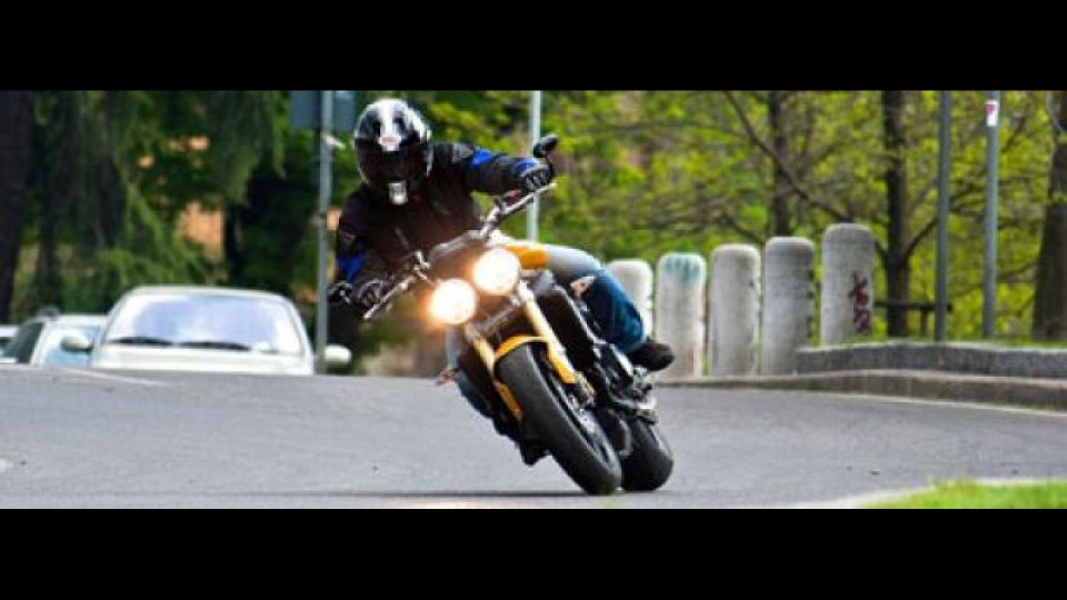 Moto - News: Triumph: 1.000 euro di sconto per le Street Triple