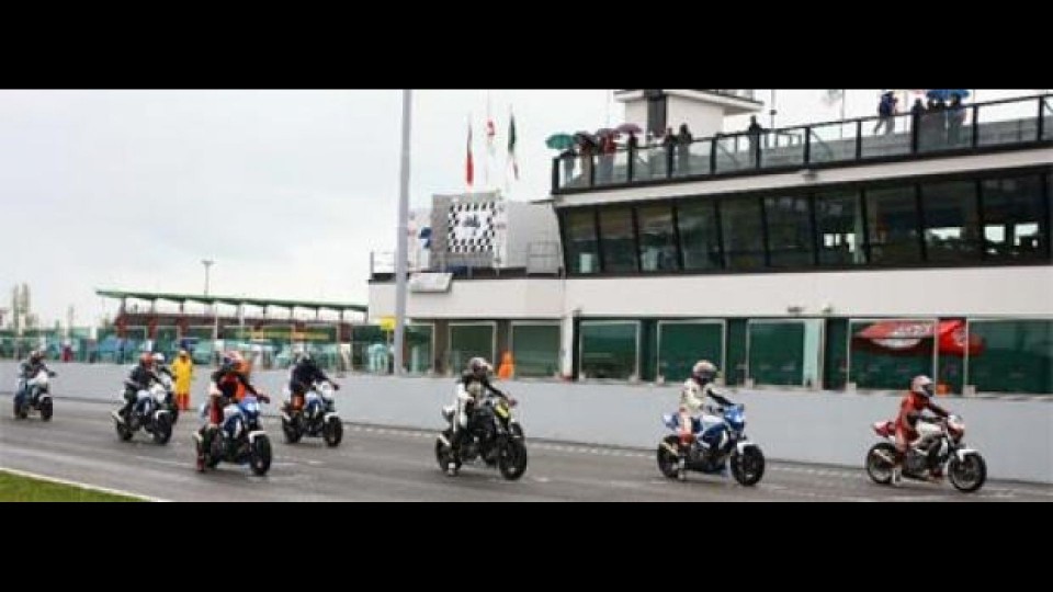 Moto - News: Una gara in più per la Suzuki Gladius Cup