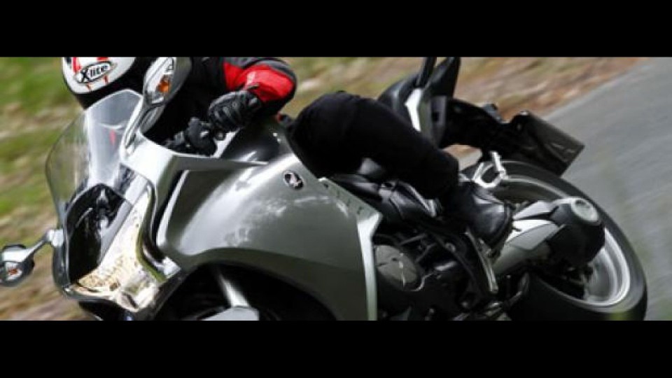 Moto - Test: Honda VFR1200F Dual Clutch Transmission - TEST