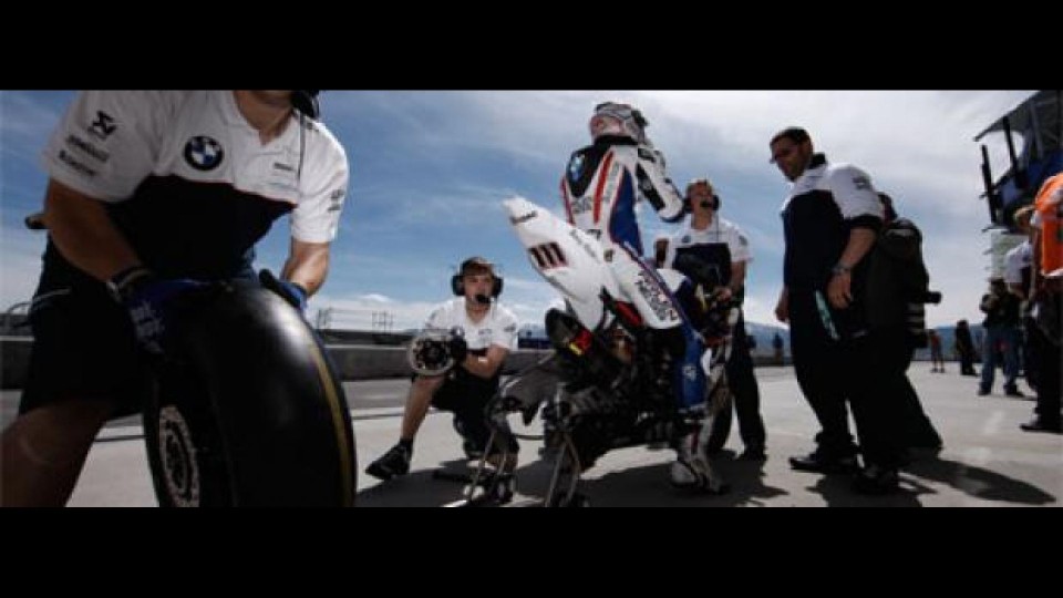 Moto - News: WSBK: prove generali di BMW 2011 per Smrz