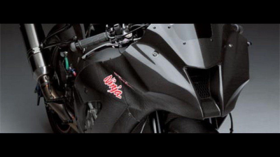 Moto - News: Kawasaki ZX-10R Ninja 2011 - la prima foto