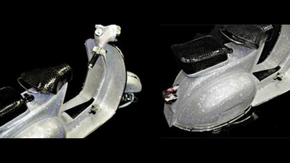 Moto - News: Da Stonerichworld una Vespa del 1961 ricoperta di Swarovski